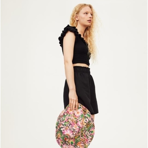 H&M Crochet Knit Crop Top - Picture 4 of 11